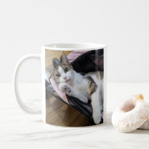 Zierliche Puppe im rosa Kinderwagen-Classic 11 oz Kaffeetasse