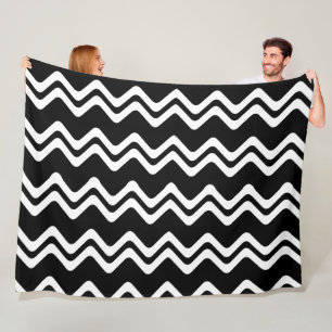 Zig Zag Muster mit zwei farbigen Linien Fleecedecke