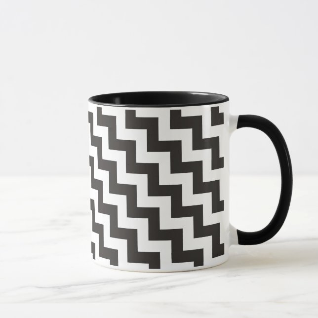 Zigzags Ringer-Tasse, Schwarz-Weiß-Chevronen Tasse (Rechts)