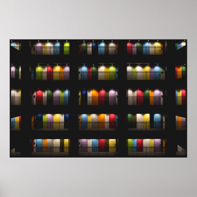 ZIMMER MIT FARBTÜREN POSTER (Vorne)