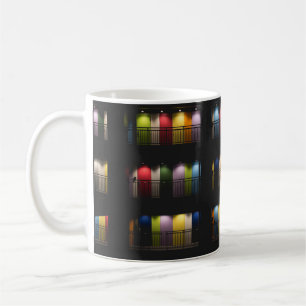 ZIMMER MIT TÜREN IN VERSCHIEDENEN FARBEN KAFFEETASSE