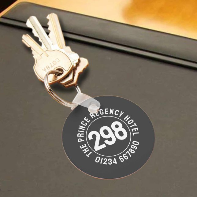 Zimmerschlüssel des Hotels mit Zimmernummer Schlüsselanhänger (Von Creator hochgeladen)