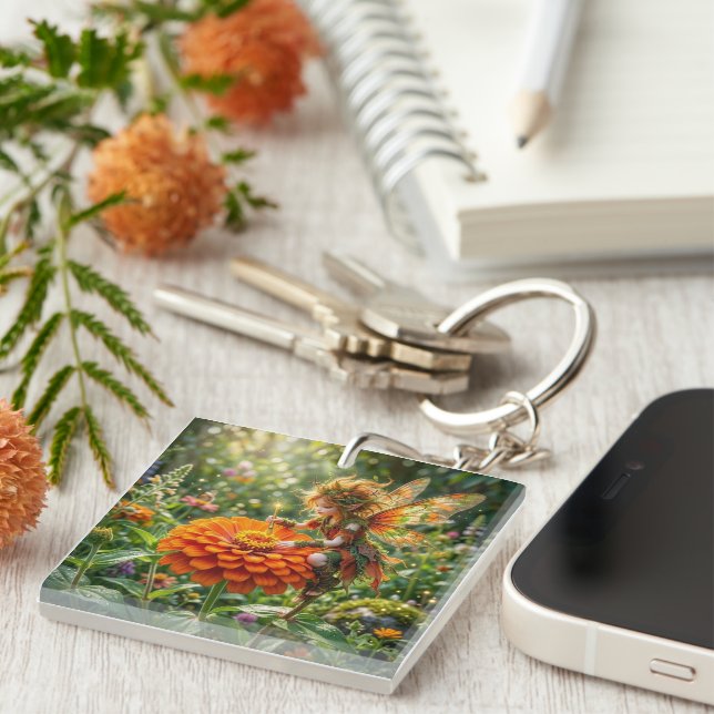 Zinnia Fee Schlüsselanhänger (Vorderseite rechts)