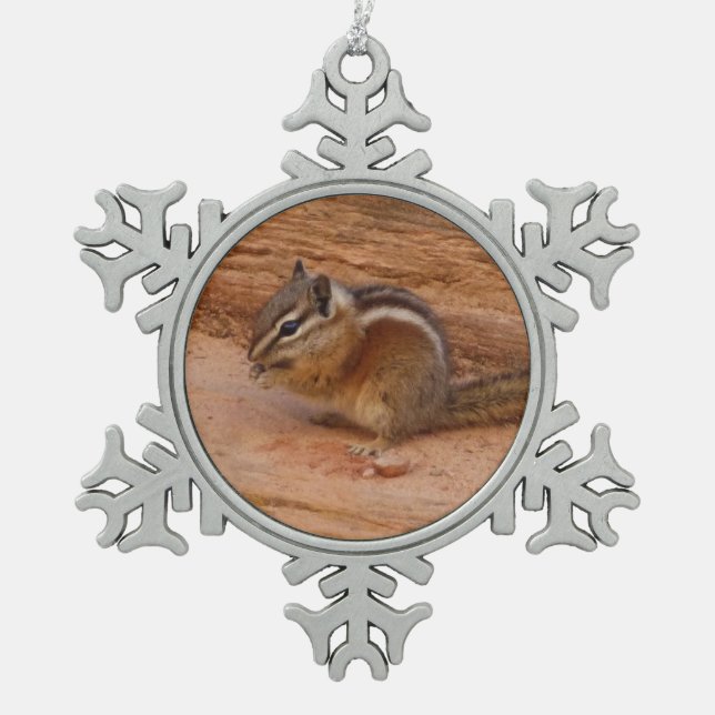 Zion Chipmunk auf Red Rocks Schneeflocken Zinn-Ornament (Vorderseite)
