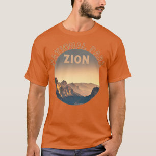 Zion National Park vintage sunset travel Classic 2 T-Shirt
