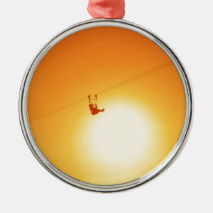 zipline ornament aus metall