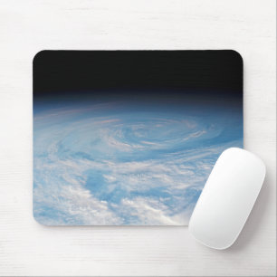 Zirkuläre Wolkenbildung über den Südpazifik. Mousepad