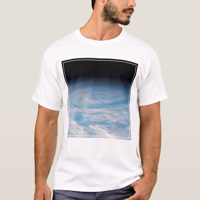 Zirkuläre Wolkenbildung über den Südpazifik. T-Shirt (Vorderseite)