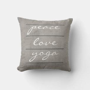 Zitat Kissen Frieden Liebe Yoga auf grau