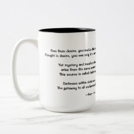 Zitat über Dunkelheit aus dem Tao The Ching Zweifarbige Tasse