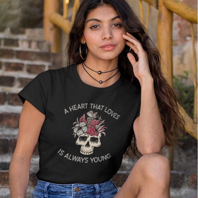 Zitat zur Liebe der Schädelblutmücken-Blume T-Shirt (Von Creator hochgeladen)