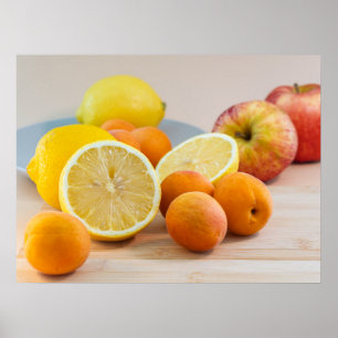 Zitrone mit Aprikosen und Äpfeln Food-Fotografie Poster