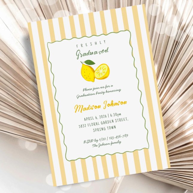 Zitronengelb gestreifte chic Abschlussfeier Einladung (Lemon Yellow Stripe Chic Graduation Party Invitation)