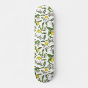 Zitronenzweige mit Blüten und Früchten Skateboard