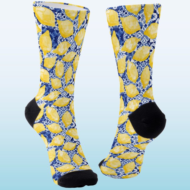 Zitrus-Limette-Mittelmeerblaue Fliese Aquarell Socken (Refreshing citrus lemon fruit Mediterranean yellow, blue and white socks)