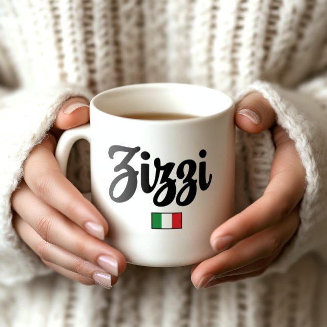 Zizzi Italienischer Flaggen-Mug Kaffeetasse (Woman's Hands holding Zizzi Italian Flag Mug. Affectionate nickname for Aunt or Uncle.)
