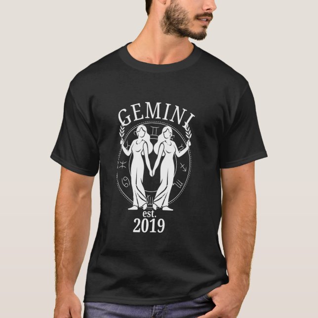 Zodiac Gemini Twins Born in 2019 T-Shirt (Vorderseite)