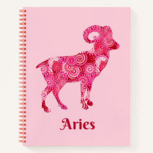Zodiac Sign for Aries in einem korallenroten Muste Notizbuch