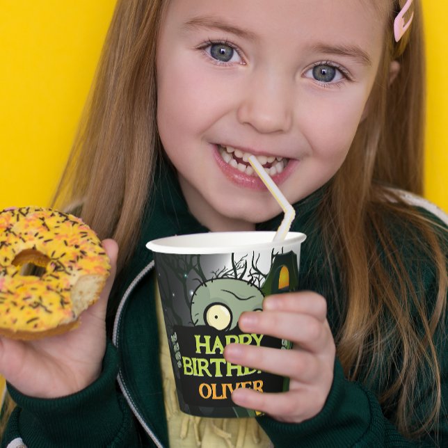 Zombie Birthday Party Funny Halloween Pappbecher (Von Creator hochgeladen)