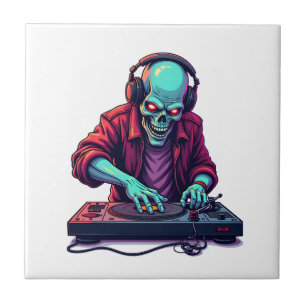 Zombie DJ � Musik Festival Halloween T-Shirt Fliese