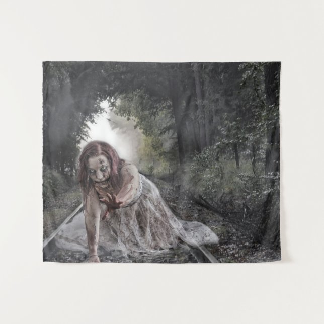 Zombie Girl im Wald Wandteppich (Vorderseite (Horizontal))