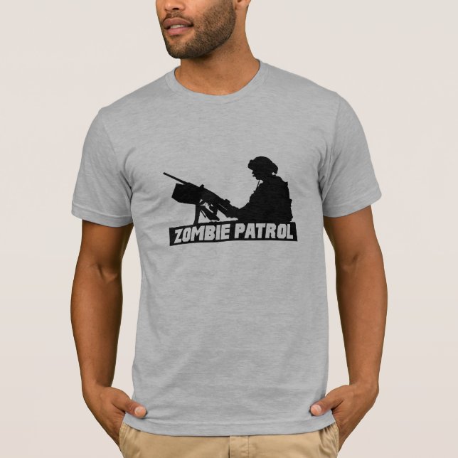 Zombie-Patrouille - auf dem Gewehr T-Shirt (Vorderseite)