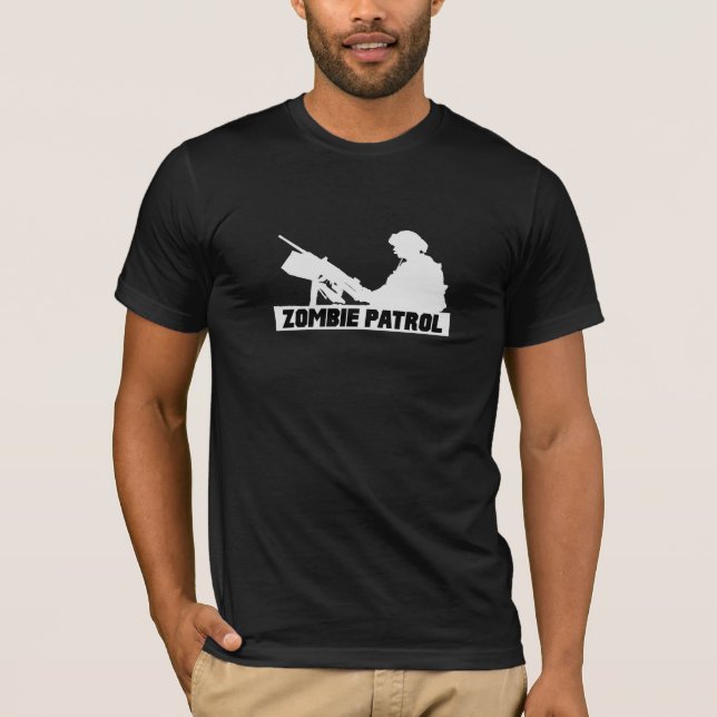 Zombie-Patrouille - auf dem Gewehr T-Shirt (Vorderseite)