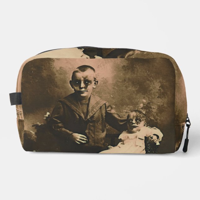 Zombie Siblings Waschbeutel (Vorderseite)