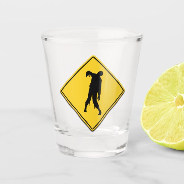 Zombie Warning Halloween Schnapsglas (Vorderseite)