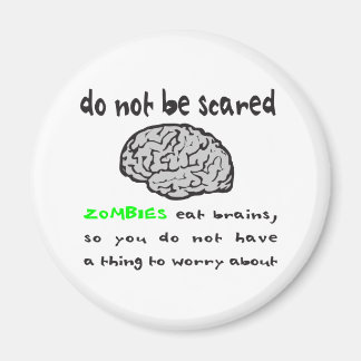 ZOMBIEN ESSEN BRAINS T - SHIRT UND GIFTS MAGNET