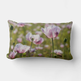 Zomers veld met lila bloemen in bloei. lendenkissen