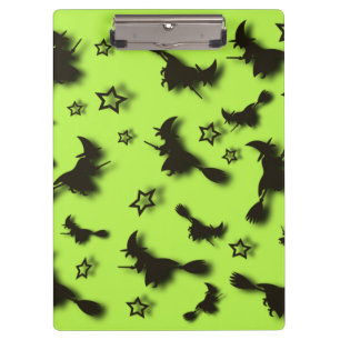 Zu Halloween Abend 3D unter Sternen fliegen Klemmbrett