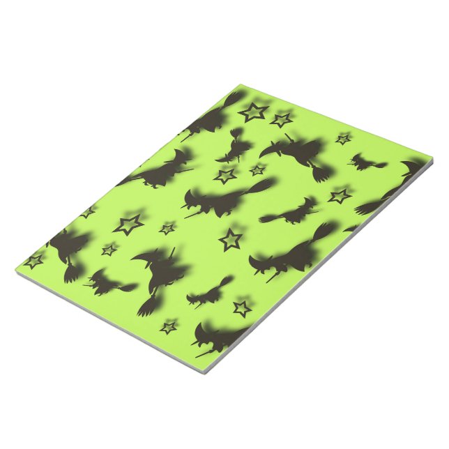 Zu Halloween Abend 3D unter Sternen fliegen Notizblock (angewinkelt)