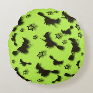 Zu Halloween Abend 3D unter Sternen fliegen Rundes Kissen