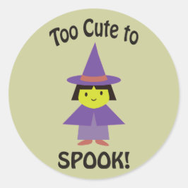 Zu Niedlich, um zu sprechen! Kleine Hexe Runder Aufkleber