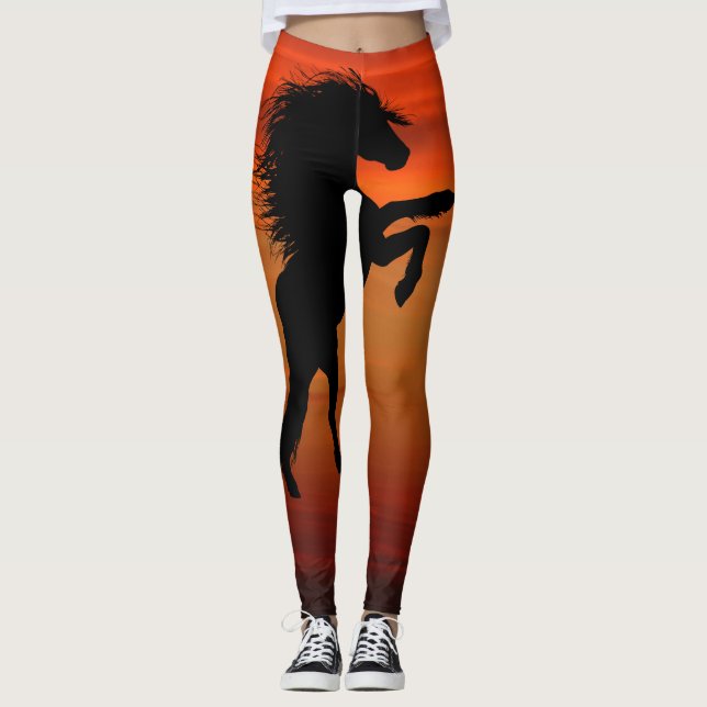 Züchtung der schwarzen Pferde auf brennendem Leggings (Vorderseite)