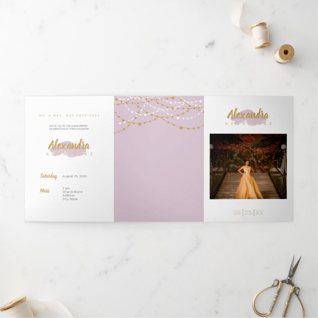Zucker Plum Lila Foto Quinceanera Dreifach Gefaltete Einladung (Außenbereich)