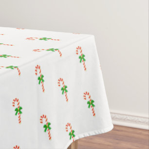 Zuckerstangenmuster auf weißer Tischdecke