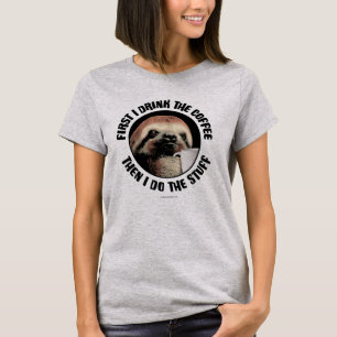Zuerst trinke ich den Kaffee. Dann mache ich das Z T-Shirt