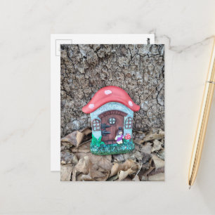 Zufällige Dinge, die im Wald gefunden wurden Postkarte