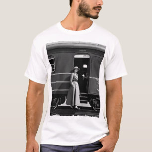 Zug in Stil. Shoot mit Vision T-Shirt