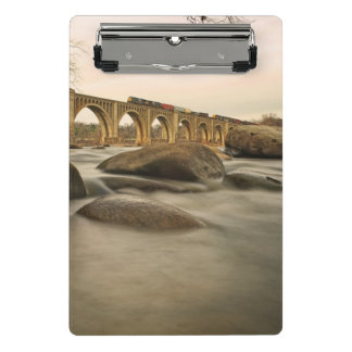 Zug über James River Mini Klemmbrett