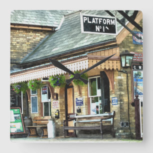 ZUGSTATIONEN QUADRATISCHE WANDUHR