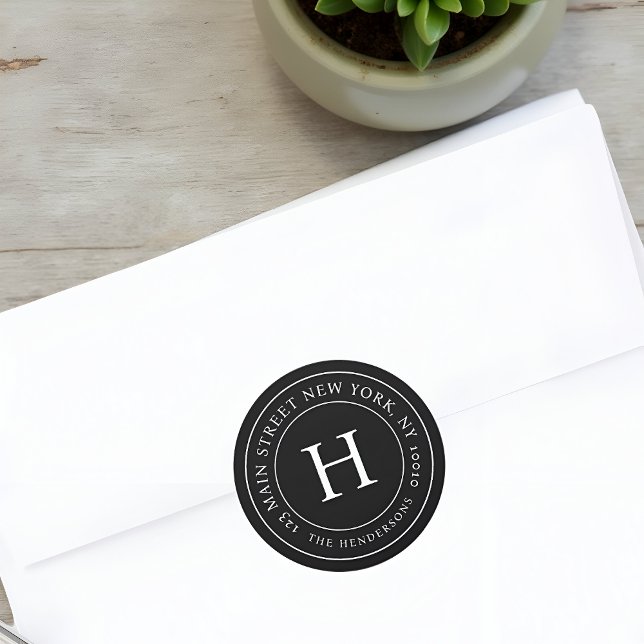 Zuhause Address Modern Simple Chic Family Monogram Runder Aufkleber (Von Creator hochgeladen)