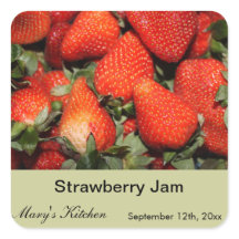 Zuhause gefertigte Erdbeerflaschen-Etiketten