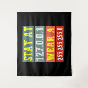 Zuhause-Ingenieure und Tragemaske für Coding Geeks Wandteppich