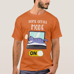 Zuhause-Office-Modus auf der Lazy Cat auf dem Lapt T-Shirt