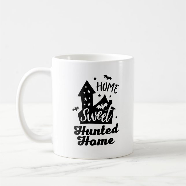 Zuhause Sweet Hunted Zuhause Halloween Kaffeetasse (Links)