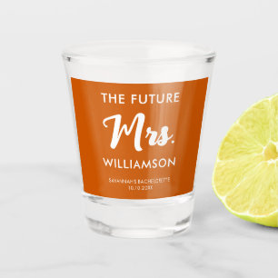 Zukunft Frau Nachname Bachelorette Orange und Whit Schnapsglas