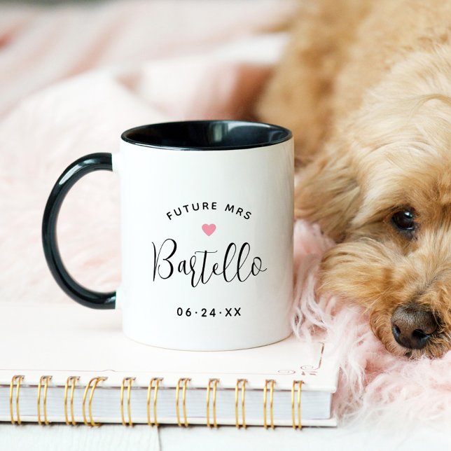 Zukünftige Mrs Personalisierte schwarze Schrift Na Tasse (Von Creator hochgeladen)